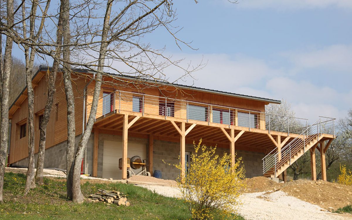 terrasse en bois construite par les Charpentiers montbardois à Montbard